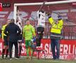 Romario Pires a intervenit pentru a rezolva problema plasei // foto: captură DigiSport