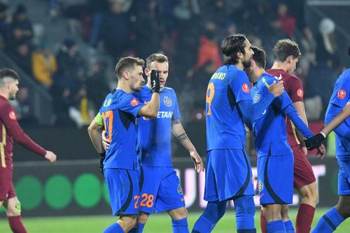 Gigi Becali, patronul de la FCSB, l-a certat pe Darius Olaru după remiza cu CFR Cluj, scor 1-1, în ciuda faptului că mijlocașul roș-albaștrilor a marcat un gol superb/ foto: Facebook @FCSB