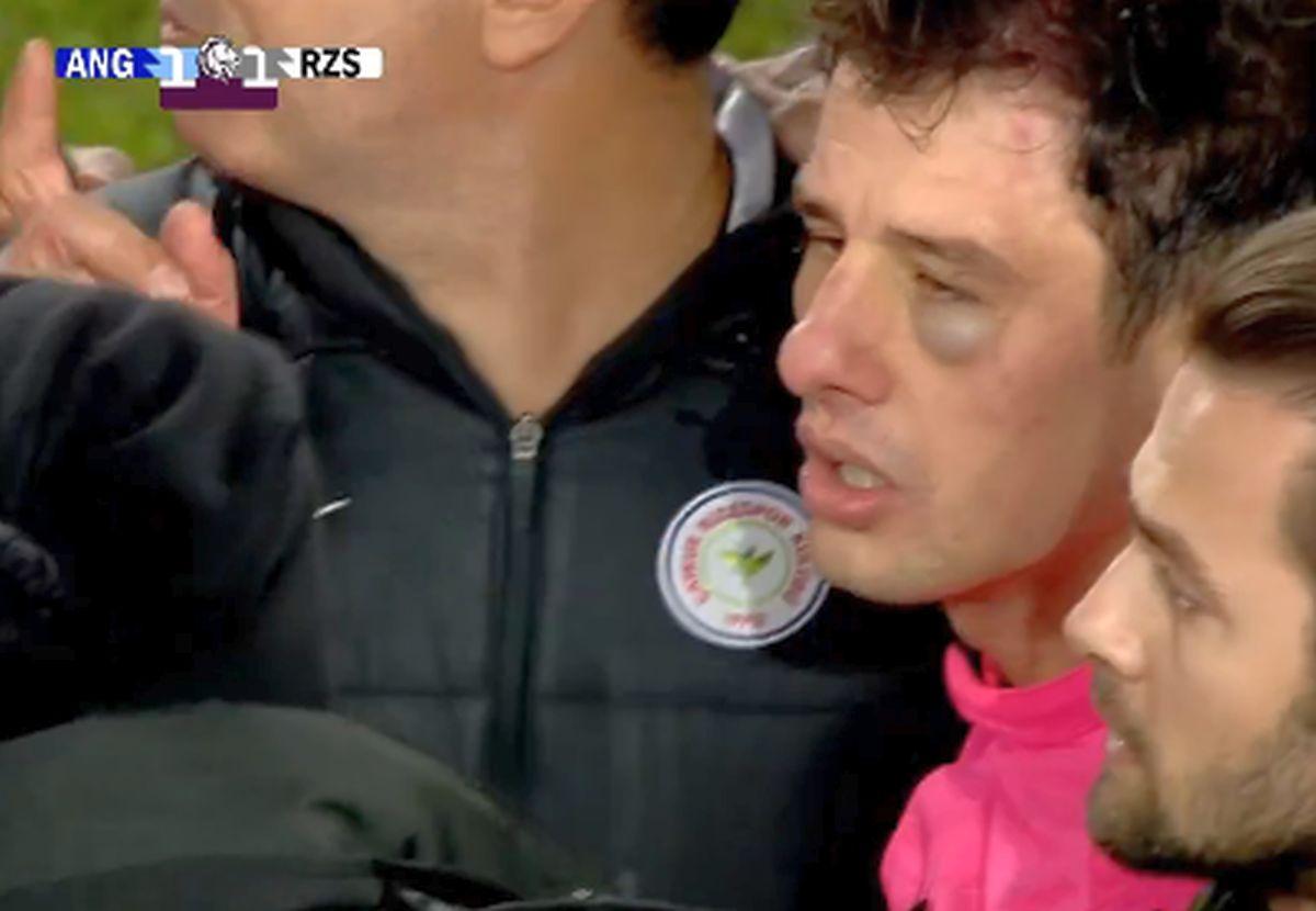 ȘOCANT! Sub privirile lui Moruțan, patronul a intrat pe teren și i-a umflat ochiul arbitrului!