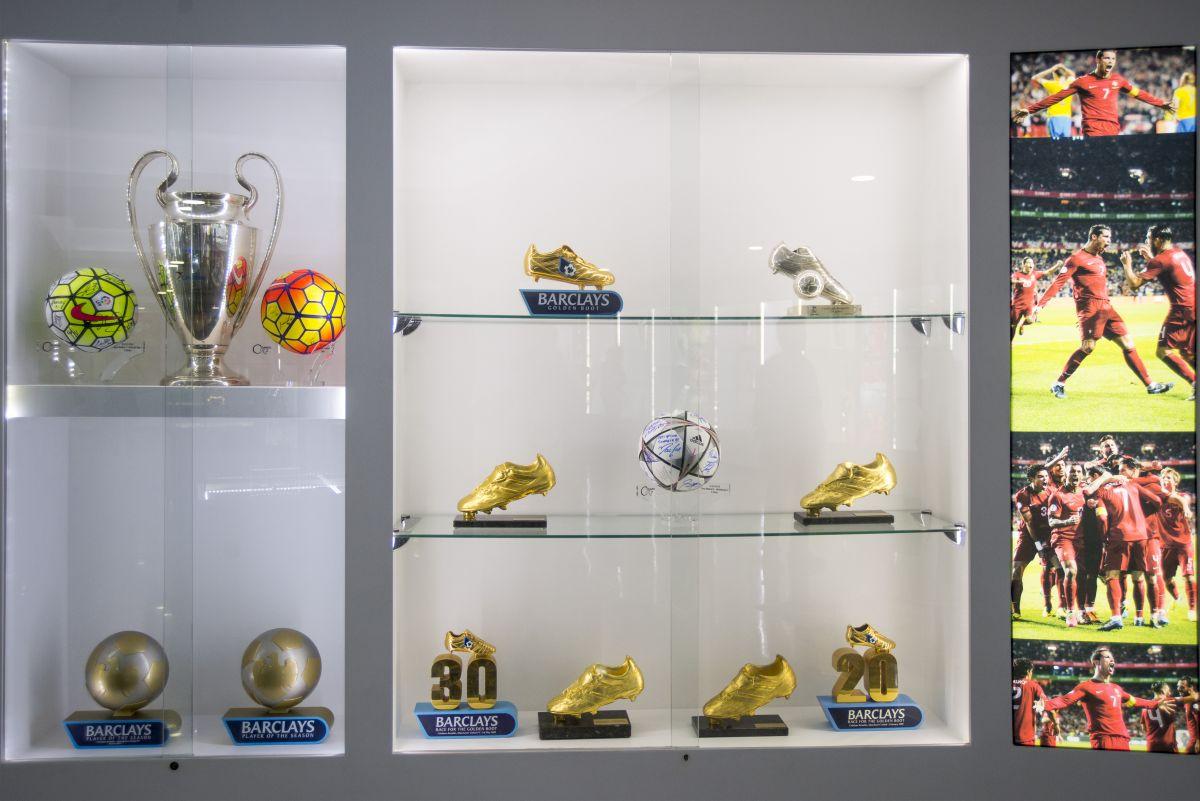 Cum arată cele mai spectaculoase 10 camere cu trofee: imaginea virală publicată de fiul lui Rooney » Ronaldo are propriul lui muzeu
