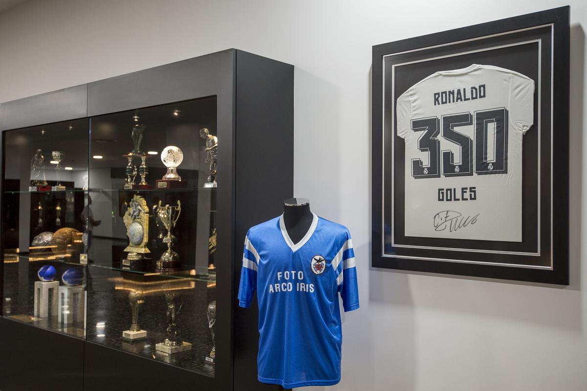 Cum arată cele mai spectaculoase 10 camere cu trofee: imaginea virală publicată de fiul lui Rooney » Ronaldo are propriul lui muzeu
