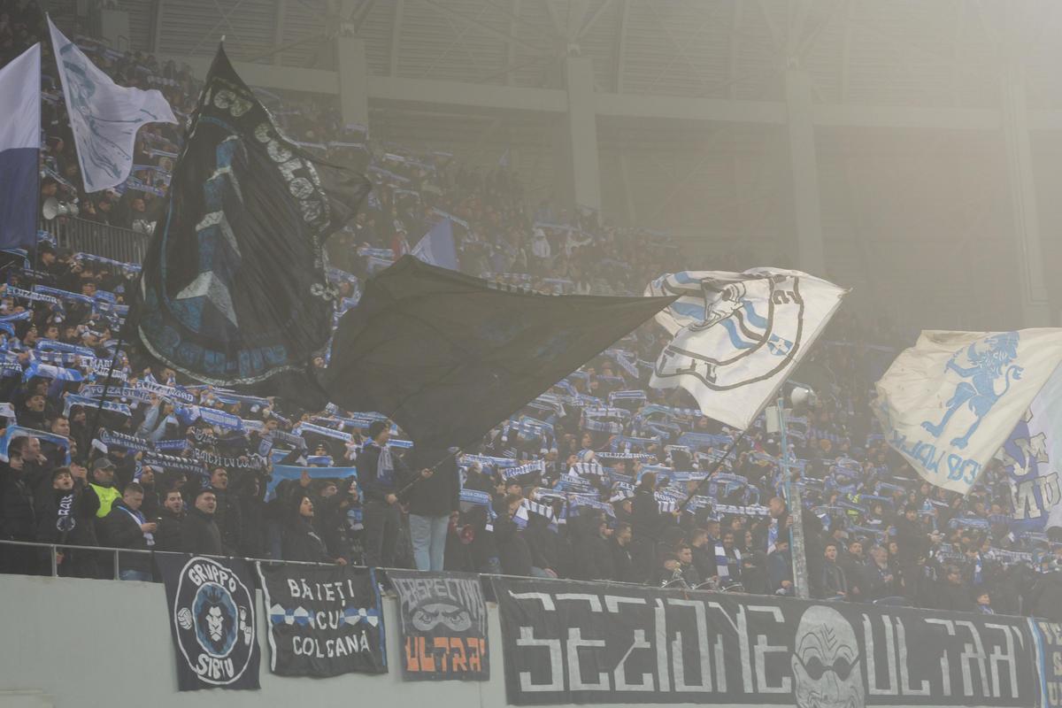 Universitatea Craiova - Sparta Praga, imagini din meci // foto: Ionuț Iordache și Andrei Furnigă (GSP.ro)
