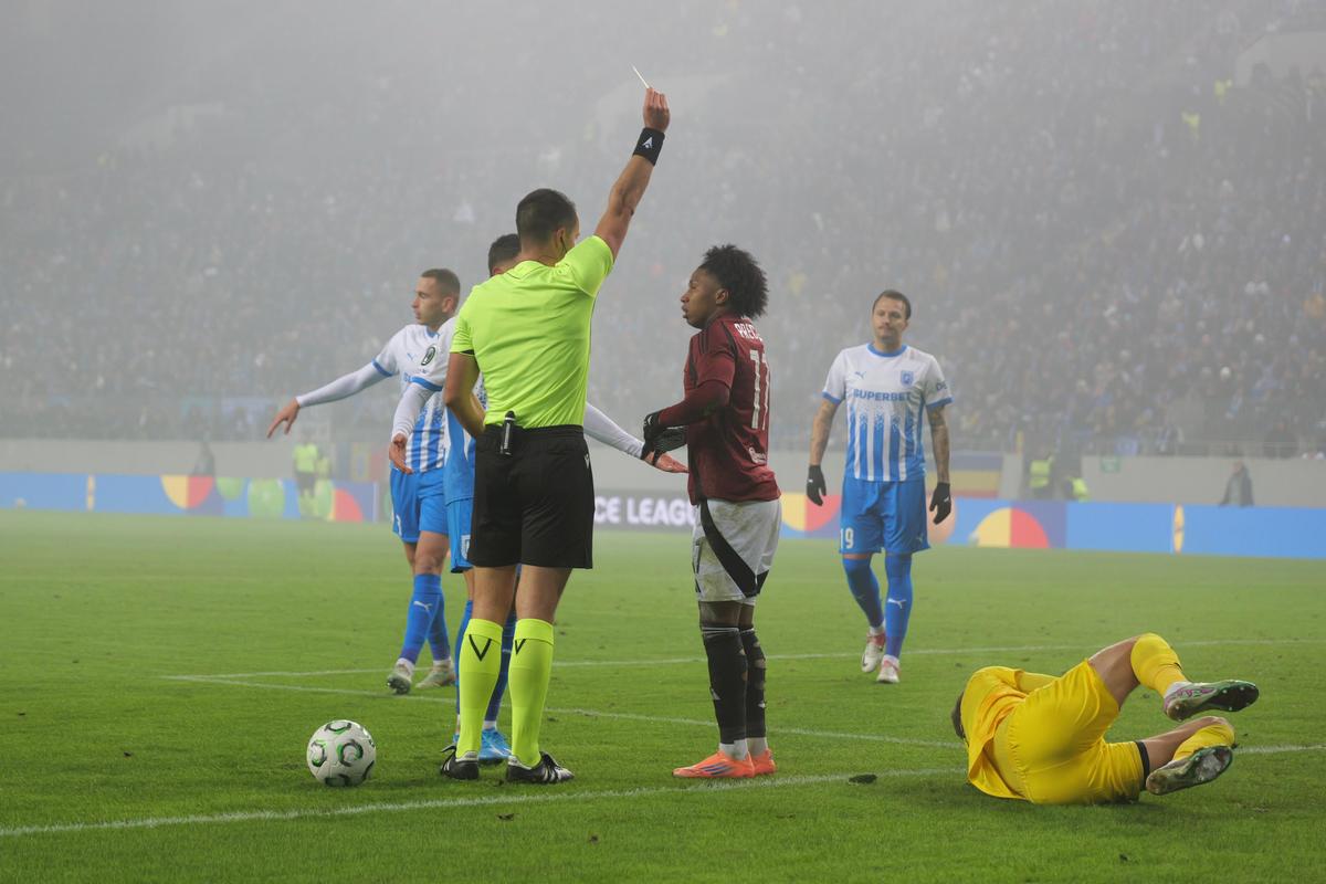 Universitatea Craiova - Sparta Praga, imagini din meci // foto: Ionuț Iordache și Andrei Furnigă (GSP.ro)