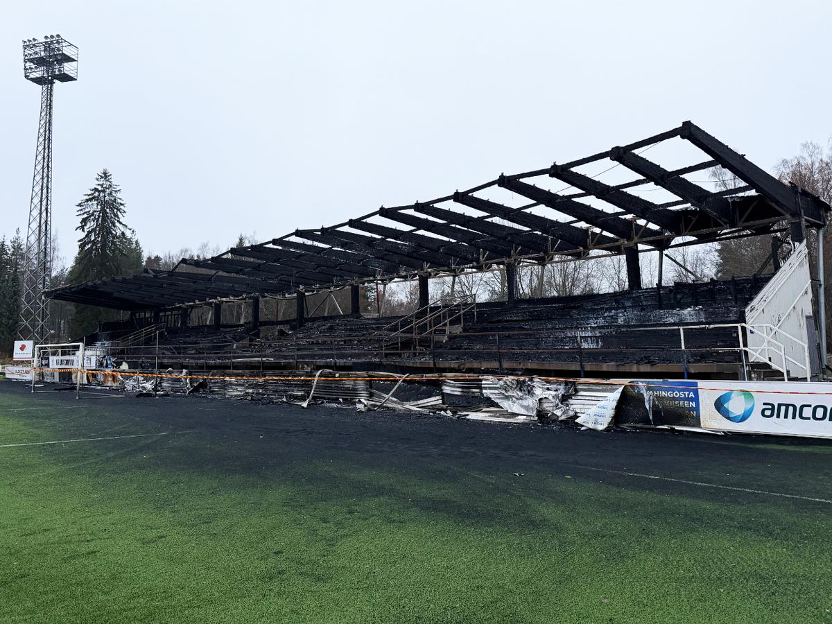 Trei minori au incendiat stadionul fostei campioane a țării