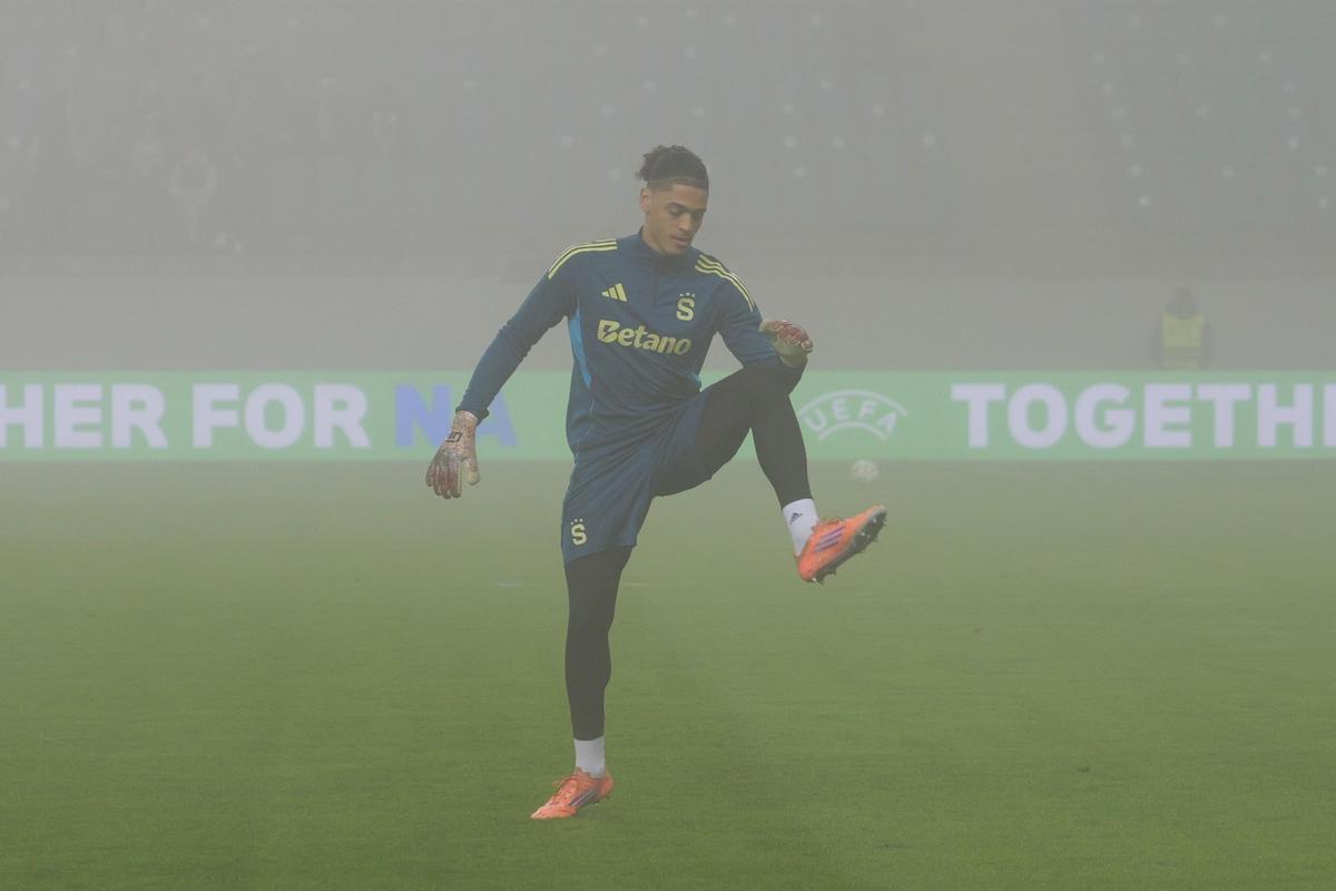 Craiova - Sparta Praga, imagini de pe gazon