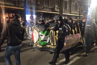 După ce au dat foc copertinei unui local, fanii lui Feyenoord au „paralizat” traficul din Capitală în drumul spre Arena Națională