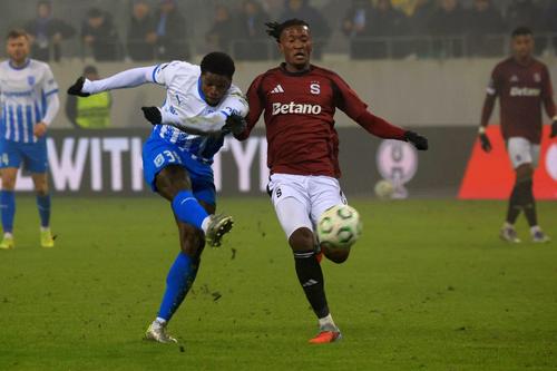 Steven Nsimba, gol superb în Craiova - Sparta Praga/ foto: Ionuț Iordache (GSP)