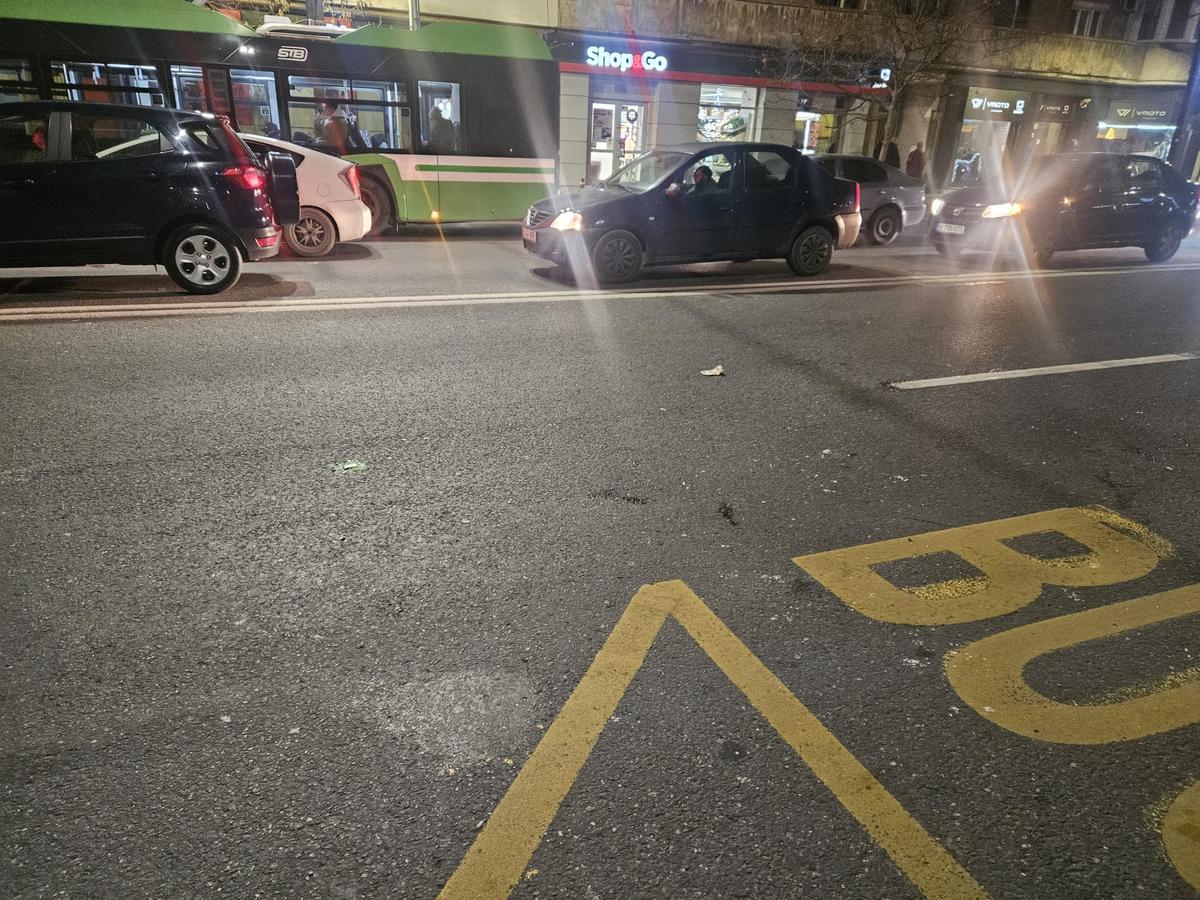 Suporterii lui Feyenoord au spart sticle pe străzile din București