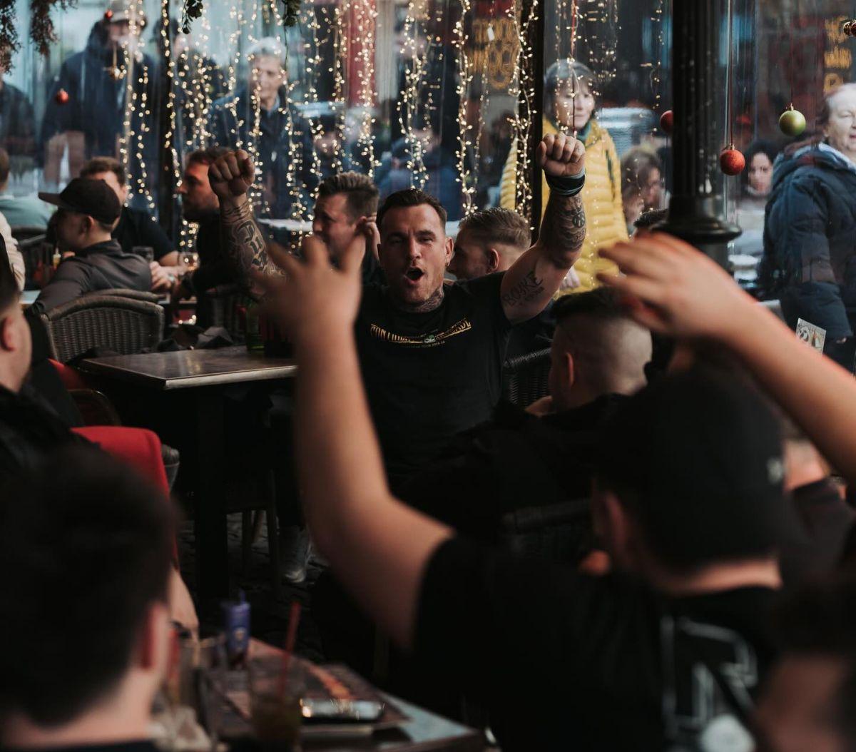 Centrul Vechi din București, luat cu asalt de suporterii lui Feyenoord. Foto: Remus Dinu (GSP)