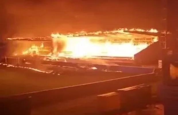 Trei minori au incendiat stadionul fostei campioane a țării