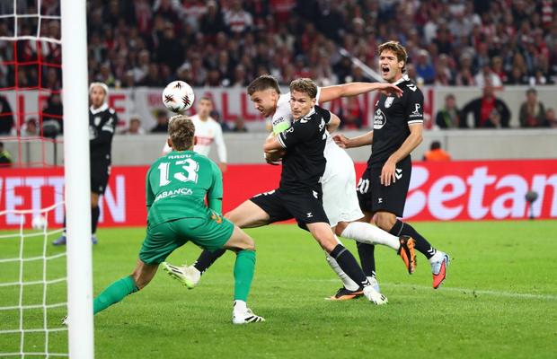 Cele 18 meciuri ale rundei a 6-a din UEFA Europa League s-au încheiat » Ce rezultate au obținut românii în seara europeană