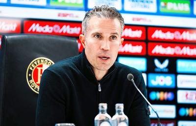 Robin van Persie, reacție de uimire, când a auzit ce obiceiuri are Gigi Becali înaintea meciurilor: „Nu am trăit niciodată în carieră așa ceva”