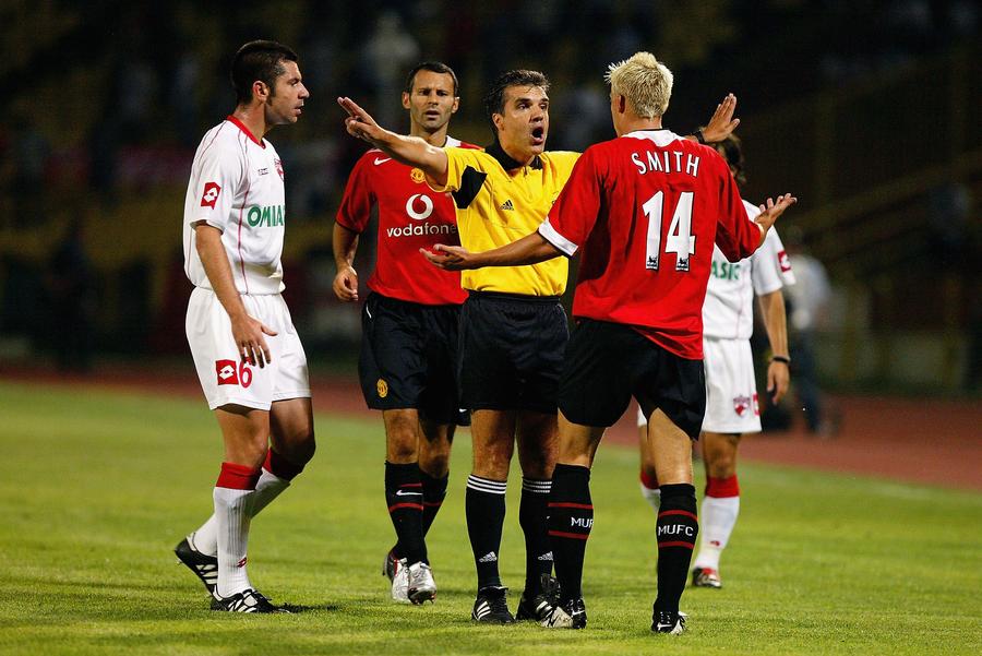 Alistar în meciul Dinamo - Manchester United 1-2 FOTO Gulliver/ Gettyimages Un fost campion cu Dinamo vorbește despre primele semne ale decăderii ale clubului din Ștefan cel Mare:„Din 2008 a început degringolada”
