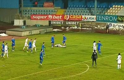FOTO Ovidiu Hațegan a greșit la prima fază grea a anului în Liga 1 » Ce au arătat reluările televiziunilor și reacția clară a lui Crăciunescu