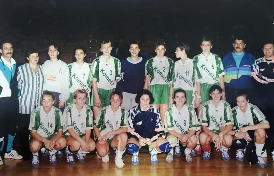 Bogdan Macovei (primul din stânga) pe când antrena la Kometal Skopje Lumea handbalului deplânge dispariția antrenorului Bogdan Macovei » „Cel mai bun teoretician-metodist pe care l-a avut România!”
