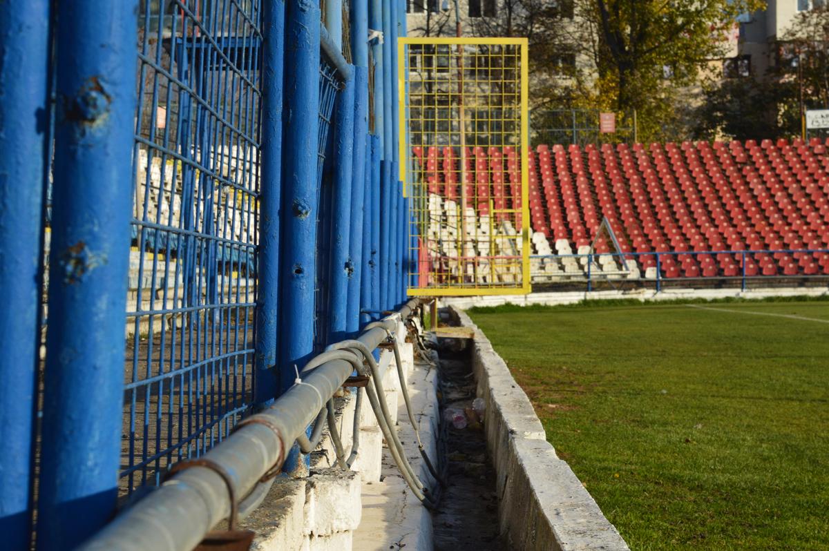 FOTO EXCLUSIV Cum arată acum stadionul Oțelului, la 10 ani de la cucerirea titlului în Liga 1
