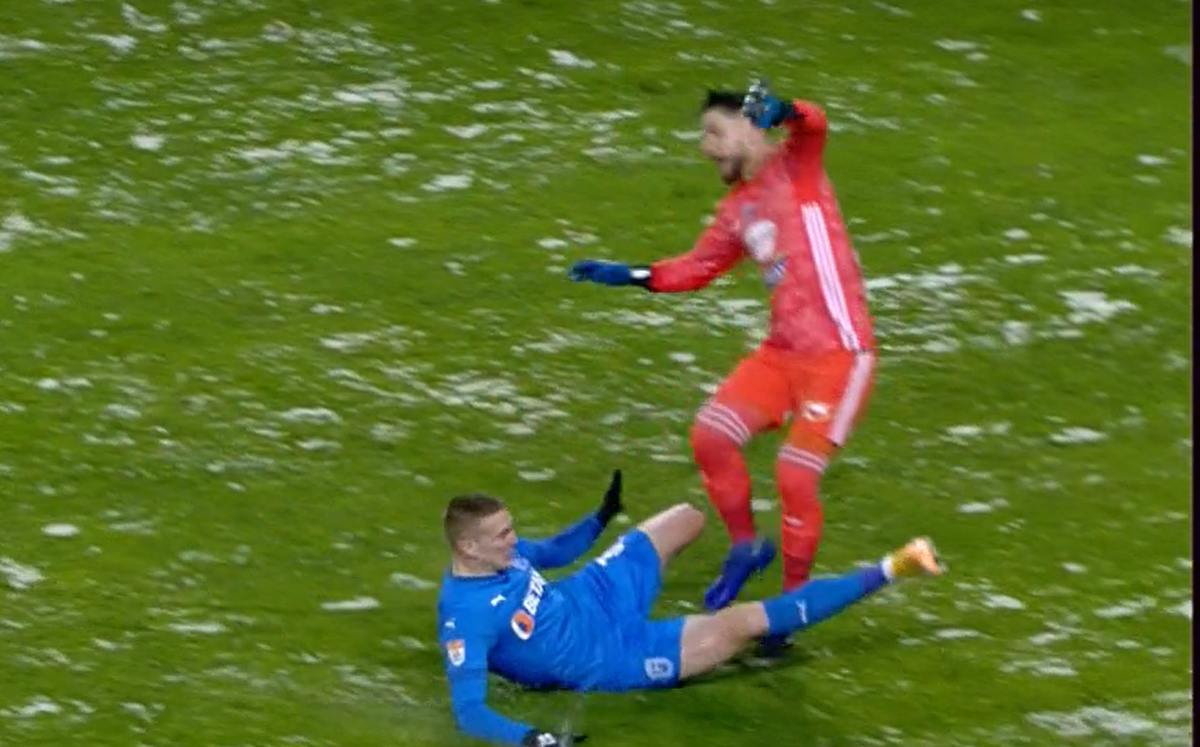 FOTO EXCLUSIV. I-a tăiat gheata în Craiova - Sepsi! Cum arată acum piciorul fotbalistului » Crăciunescu: „I-aș fi dat «roșu»!”