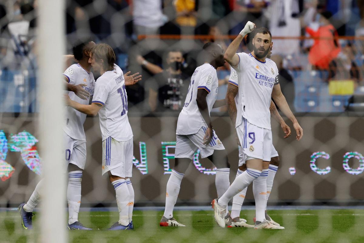 Xavi pierde în prelungiri primul El Clasico! Show cu 5 goluri în Barcelona - Real Madrid