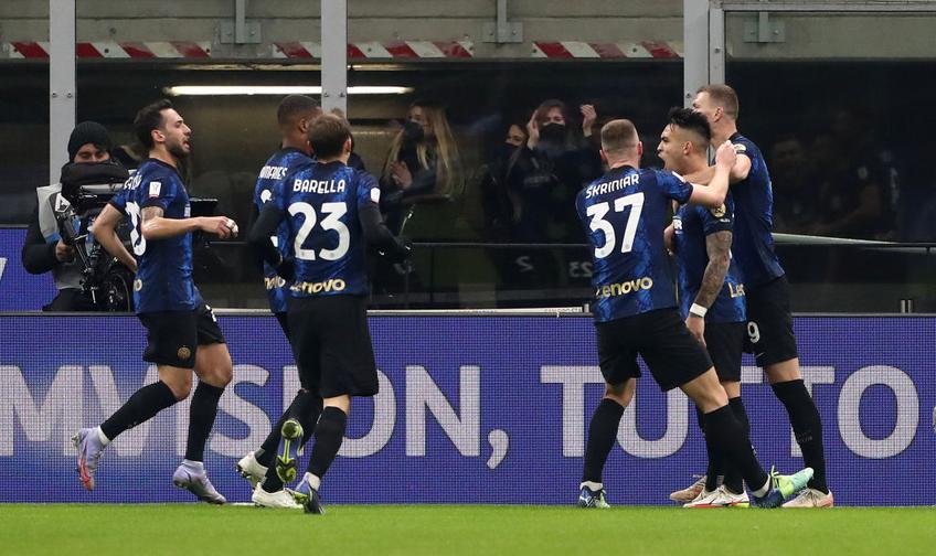 Inter Milano, campioana, și Juventus Torino, câștigătoarea Cupei, se întâlnesc astăzi, de la ora 22:00, în Supercupa Italiei. Partida e liveTEXT pe GSP.ro și în direct la TV pe Look Sport.