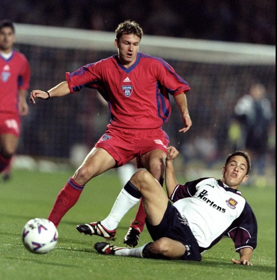 Interviu cu Cristi Ciocoiu, campion de 4 ori cu Steaua, autorul unui gol european legendar din foarfecă: „Nu am știut să profit de talentul pe care l-am avut”
