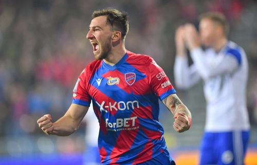 Deian Sorescu (25 de ani, extremă dreapta) a ajuns la un acord cu FCSB, dar Rakow nu vrea să-l cedeze gratis în România, deși e vorba doar despre un împrumut până la vară