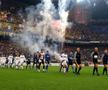 Atmosferă electrizantă la intrarea pe teren într-un Derby d'Italia // Foto: Imago