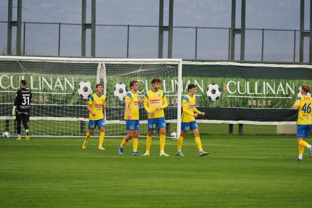 Rapid a pierdut ultimul amical din cantonament, 2-3 în fața belgienilor de la Westerlo » Meci înțesat de momente tensionate!