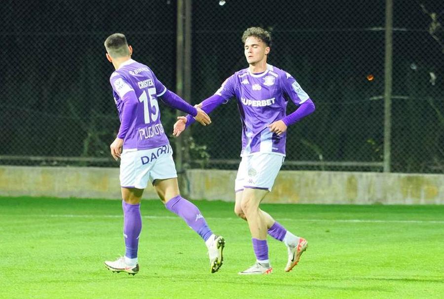 Robert Bădescu (dreapta) Alertă la Rapid, nici Bergodi nu-și ascunde îngrijorarea! 3 detalii remarcate de jurnaliștii GSP la eșecul din ultimul amical: dezamăgiri pe linie + cine a fost din alt film