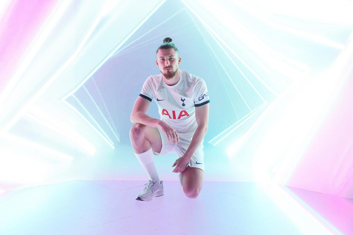 În primul interviu acordat la Tottenham, Drăgușin l-a dat de gol pe Postecoglou: „Asta mi-a spus”