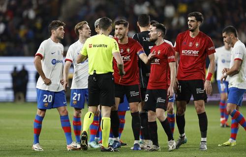 Jucătorii Osasunei se ceartă cu arbitrul  Muniz Ruiz