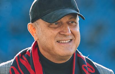 Dan Șucu inovează » La meciul cu Juventus, Genoa va purta un echipament istoric, copiat de la un club colosal! Imaginile fac deja înconjurul lumii