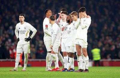 Arsenal eliminată din Cupă, antrenori noi, primele transferuri la echipele mari » Analizăm la Premier GSP