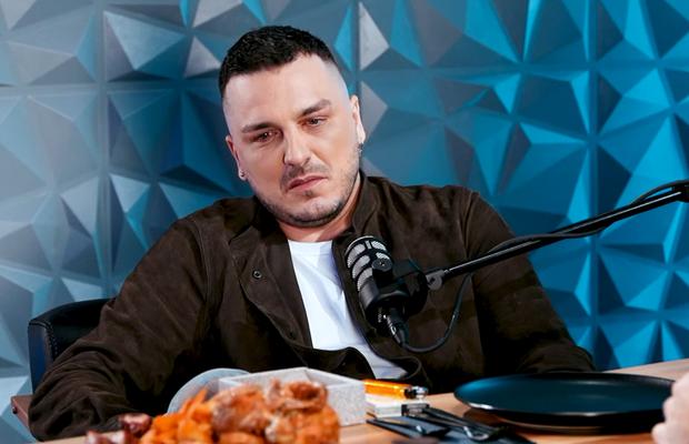 Cel mai controversat influencer al momentului e fiul unui fotbalist de la Jiul și Universitatea Craiova: „E prima oară când o spun! Nu m-a recunoscut, am fost abandonat”