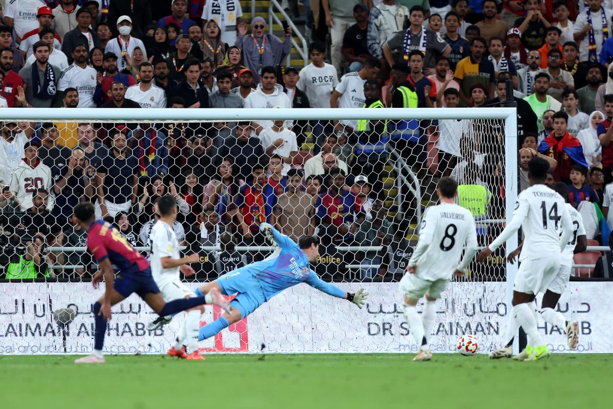 Ce umilință! Barcelona, MANITA în Supercupa Spaniei » Real Madrid, demolată de marea rivală într-o finală istorică
