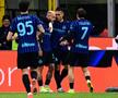 Federico Dimarco (mijloc) și Alessandrio Bastoni (stânga) celebrează golul marcat de Inter în meciul cu Napoli / Imago Images
