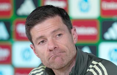 O altă variantă » Sunt împotriva tuturor și insistă: „Așa a plecat, de fapt, Xabi Alonso de la Real Madrid!”