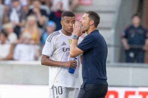Kylian Mbappe și Xabi Alonso // FOTO: Imago Images
