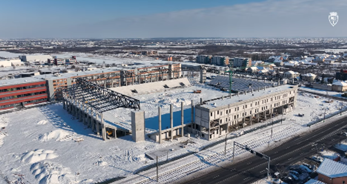 Stadionul „Eroii Timișoarei”, sub zăpadă