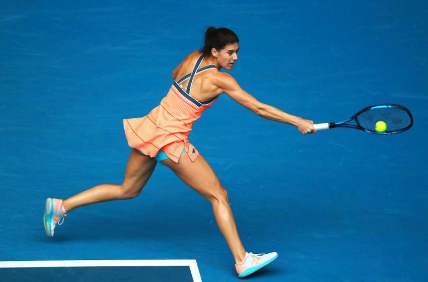 Sorana Cîrstea (30 de ani, 68 WTA) a fost eliminată în turul 3 de la Australian Open. Cehoaica Marketa Vondrousova (21 de ani, 20 WTA) s-a impus categoric, scor 6-2, 6-4, după o oră și 27 de minute de joc.