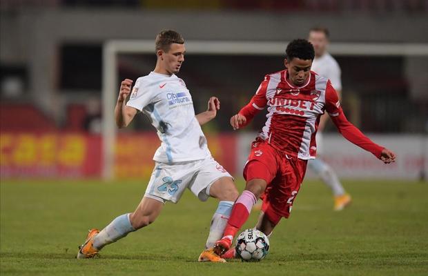EXCLUSIV Noile transferuri de la Dinamo, ironizate: „Să tot dai în cap la minge!”