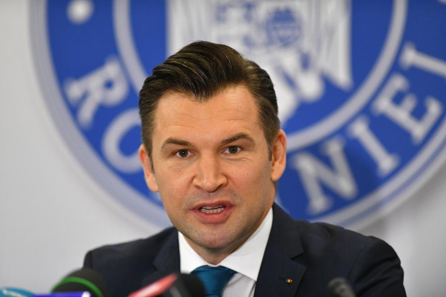 După decizia UEFA, GSP a provocat doi demnitari care îl acuzaseră pe Colțescu de rasism: „Acum ce poziție aveți, domnilor Csaba Asztalos și Ionuț Stroe?” » Reacțiile lor: „UEFA nu e reper pentru mine” + „Scuzele au fost ceva diplomatic și politic”