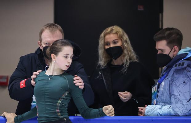 O fostă campioană olimpică îi acuză pe adulții din jurul Kamilei Valieva, patinatoarea depistată pozitiv la numai 15 ani: „Ei trebuie să plătească!”