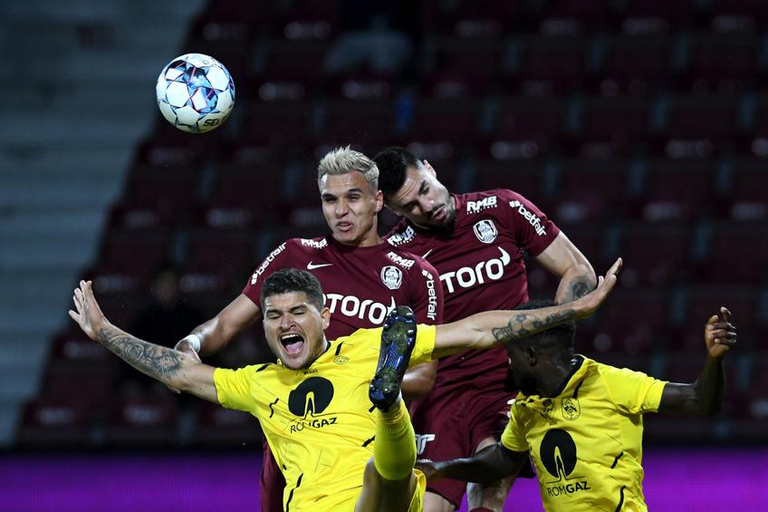 CFR Cluj s-a impus în deplasarea cu Gaz Metan, scor 2-1, printr-un gol marcat la ultima acțiune de Cristian Neguț (26 de ani). Ilie Poenaru (45 de ani) nu e de acord cu modul în care campioana a gestionat transferul fundașului Yuri Matias (27 de ani).