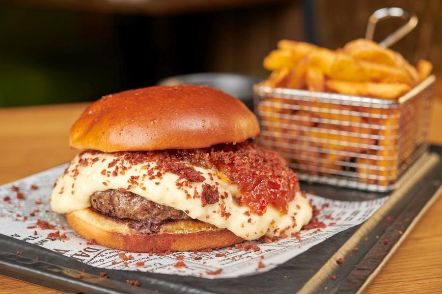 Burgerul În ce și-a investit Eric banii din fotbal: „Am deschis un restaurant bun într-un oraș nepotrivit” » Cum arată viața brazilianului acum: „Mă atrage mult televiziunea”