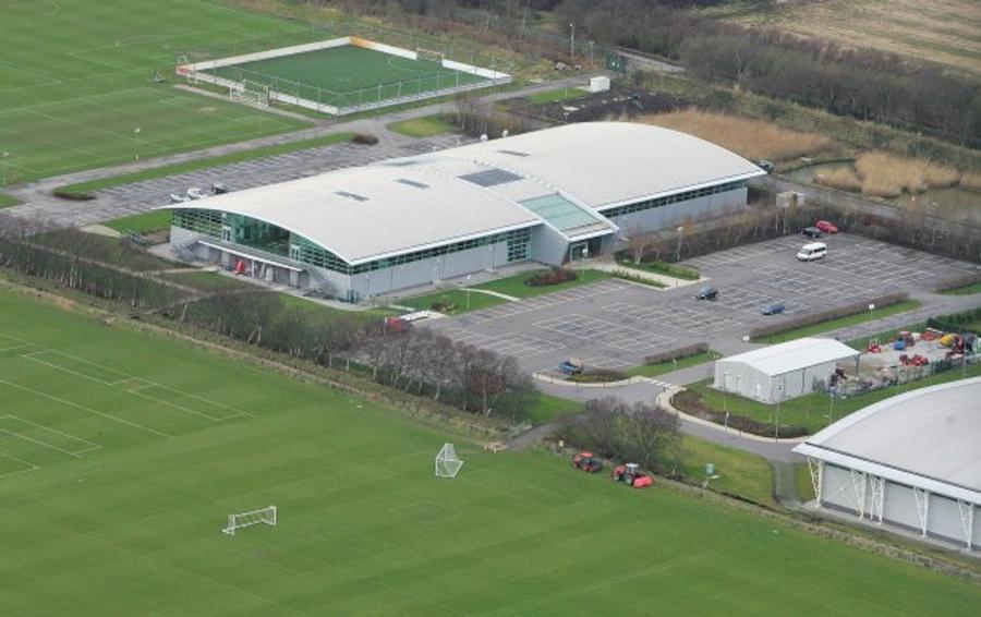 Baza de antrenament de la Carrington. Foto: The Sun Manchester United, măsură de urgență după criticile din trecut ale lui Cristiano Ronaldo!