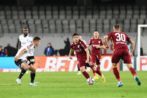 Vito Hammershoy-Mistrati (30 de ani, numărul 20), fostul mijlocaș danez al celor de la CFR Cluj, plecat în această iarnă din Gruia, a vorbit despre experiența prin care a trecut în România. 
Foto: Imago