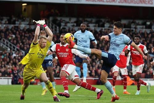Fanii lui Arsenal cer ca meciul încheiat la egalitate, scor 1-1, sâmbătă după-amiază, contra lui Brentford, să se rejoace. 
Foto: Imago