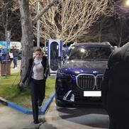 Marilena Hagi, cu un BMW electric la Farul - Dinamo