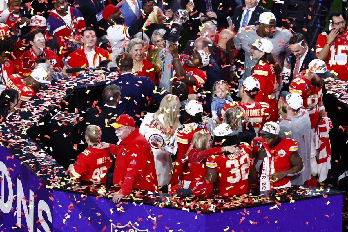 Dinastia lui Mahomes » Super Bowl electrizant în Vegas! Kansas City Chiefs revine și își apără trofeul NFL în prelungiri