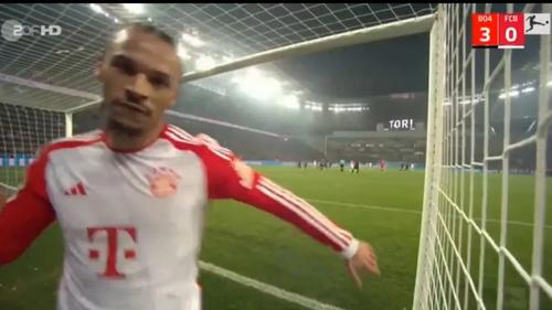 Leroy Sane a țintit mai precis camera TV decât mingea în derbyul pentru titlu